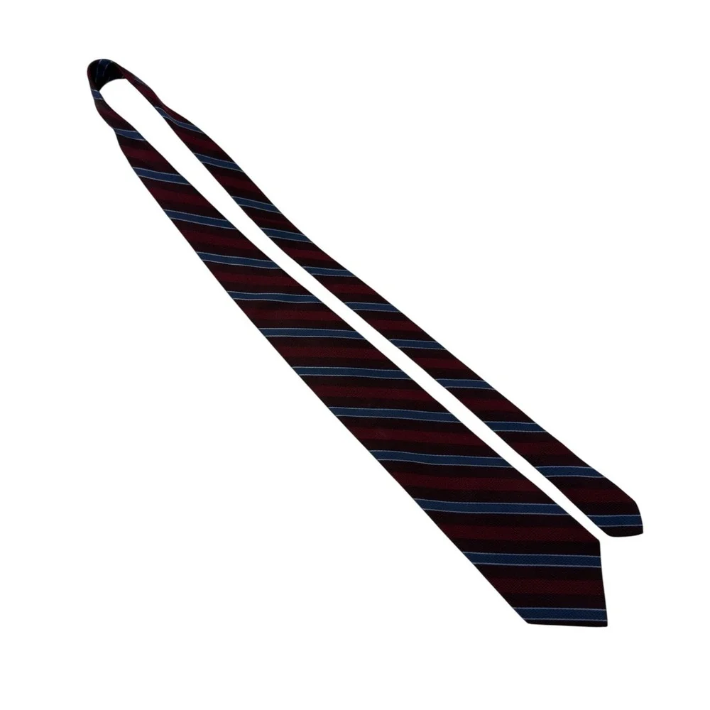 Brooks Brothers Silk‎ Tie Red Blue Stripe Stain Resistant USA 3.5x58